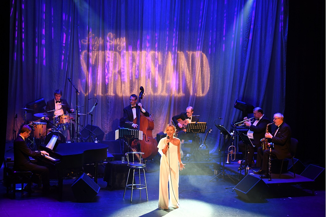 Liza sings Streisand The Regent Christchurch Sunday 15th October 2017